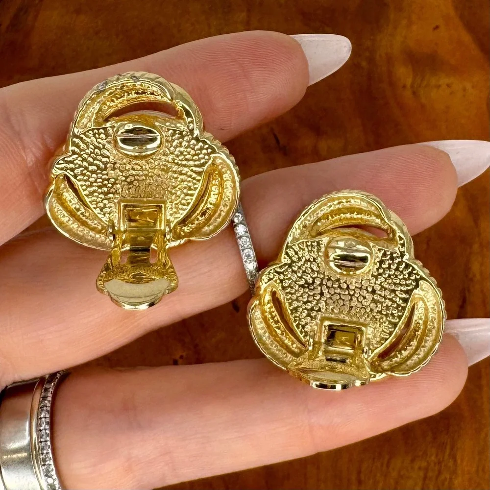 Vintage Sarah Coventry Gold Tone Faux Pearl Ribbed Swirl Clip On Earrings Boxed
